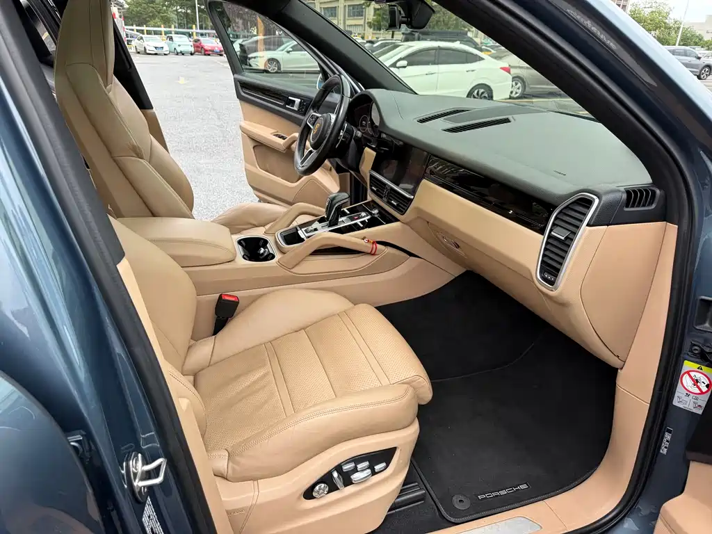 Porsche Cayenne — миниатюра 10
