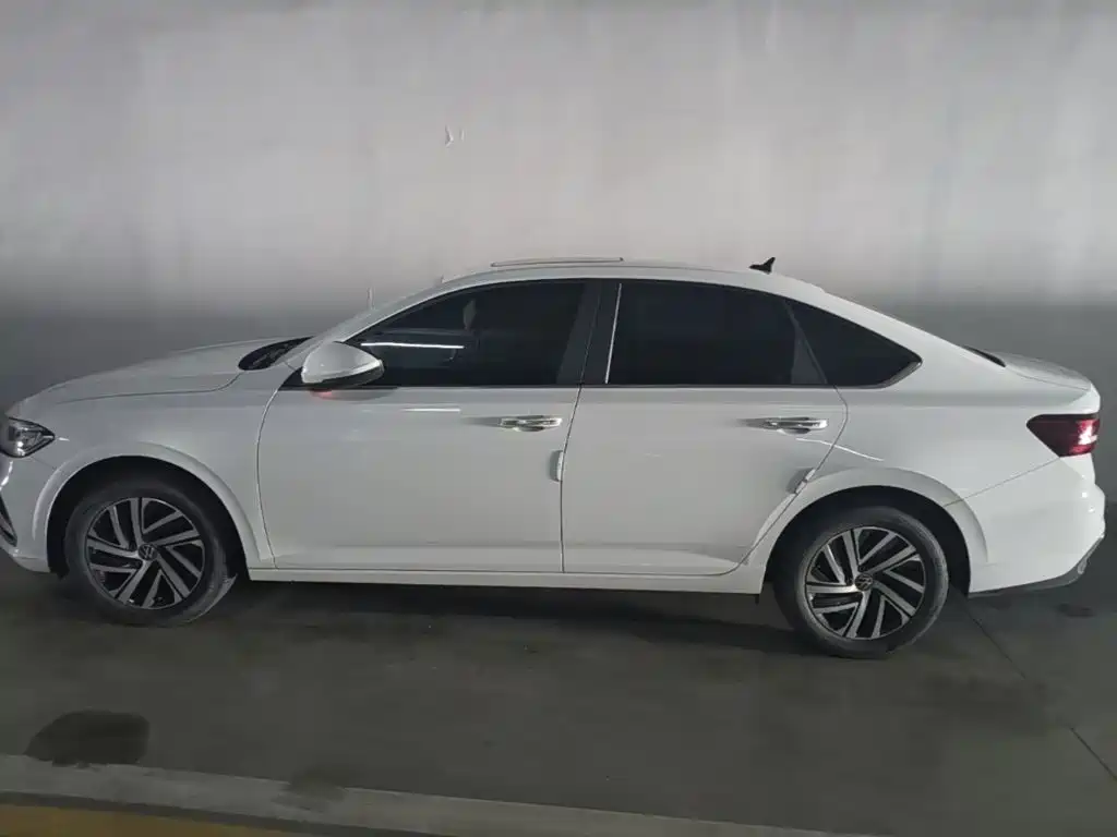 Volkswagen Lavida — миниатюра 4