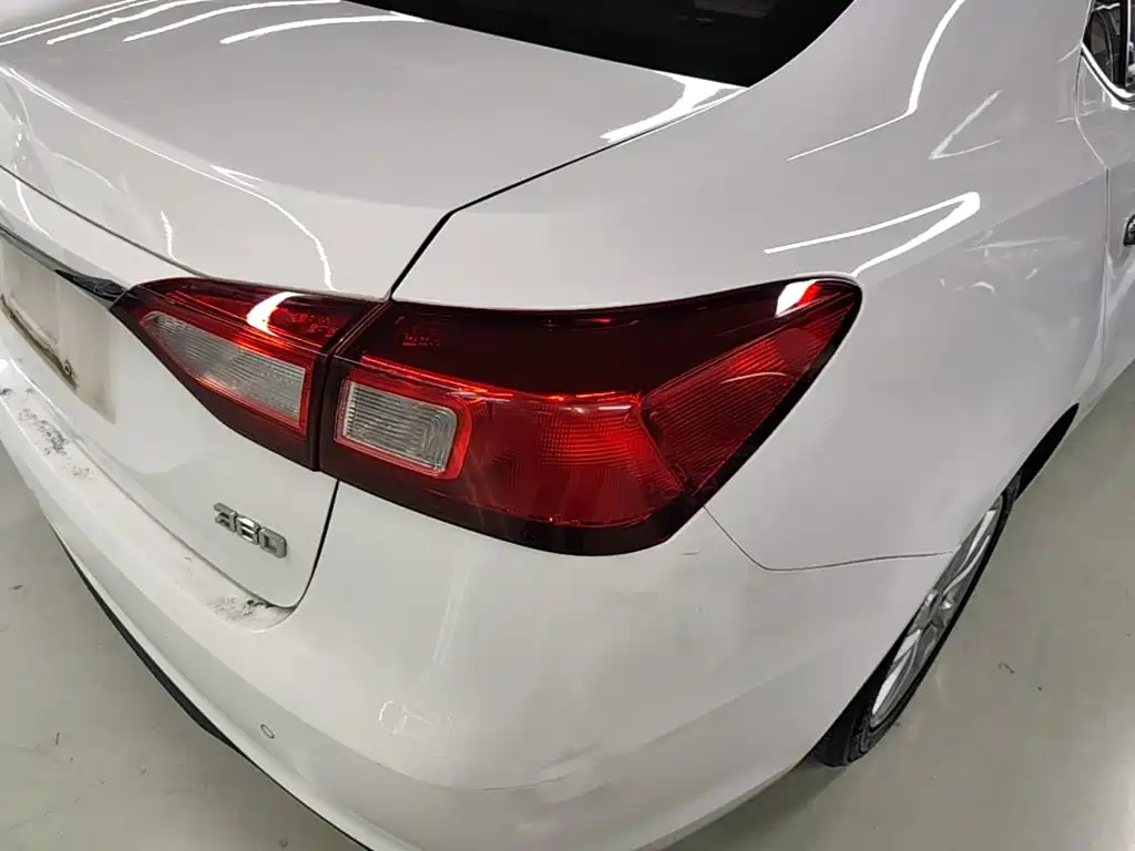 Roewe 360 — миниатюра 8