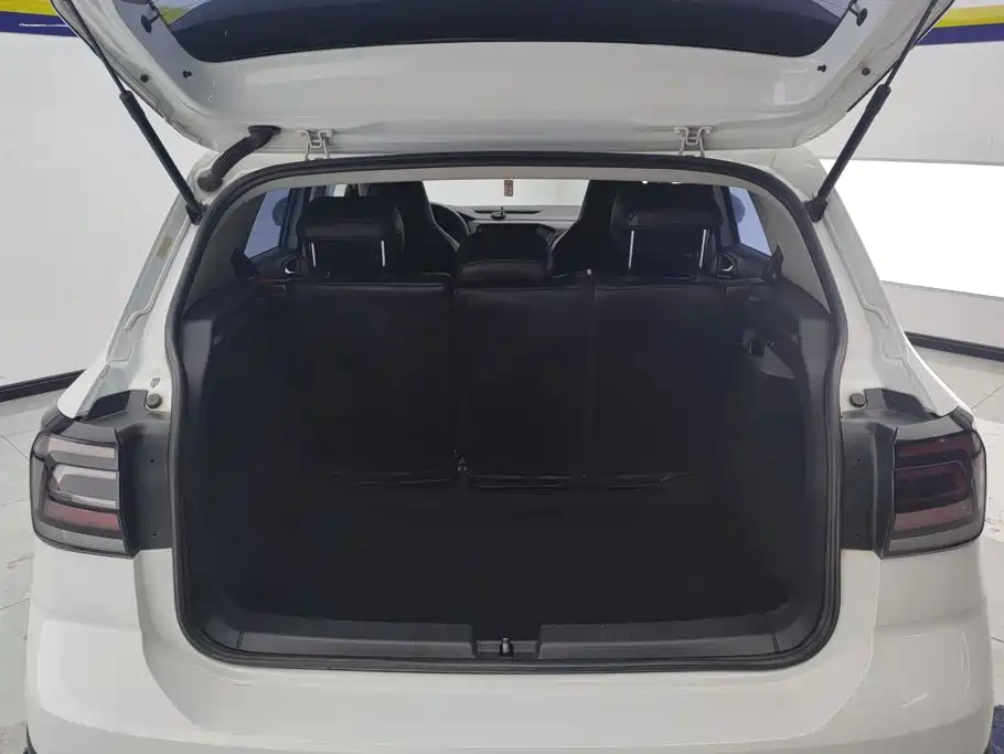 Volkswagen T-Cross — миниатюра 4
