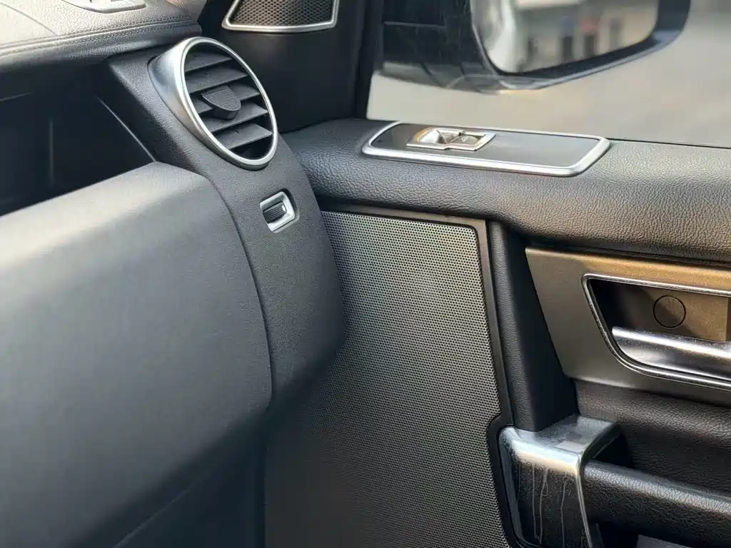 Land Rover Discovery — миниатюра 16