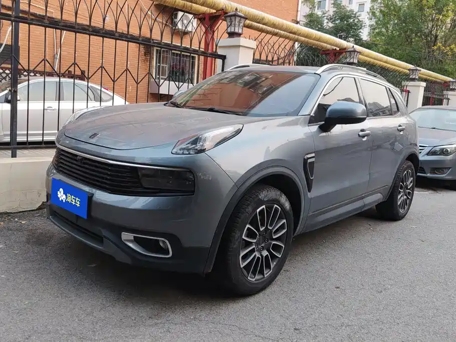 Lynk & Co 01