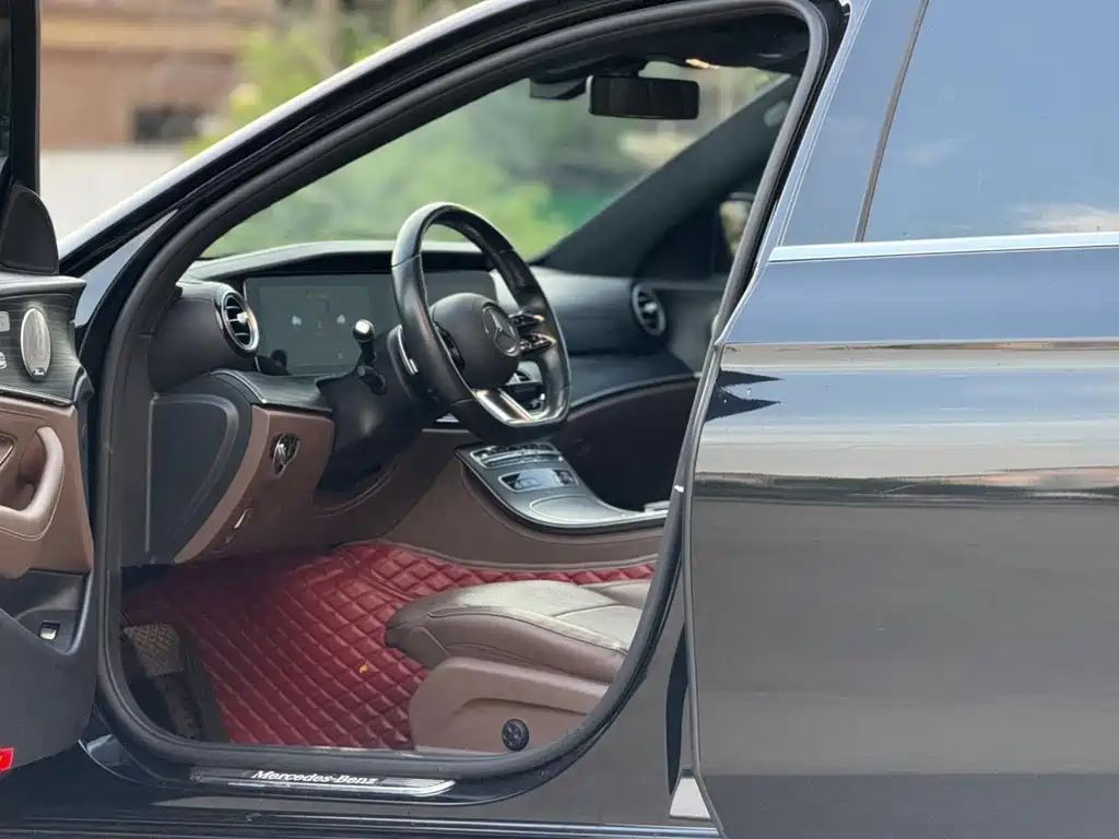 Mercedes-Benz E-Class — миниатюра 4