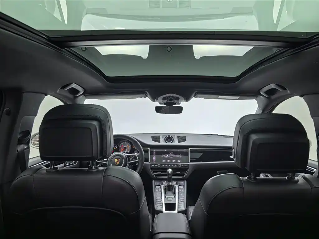 Porsche Macan — миниатюра 16