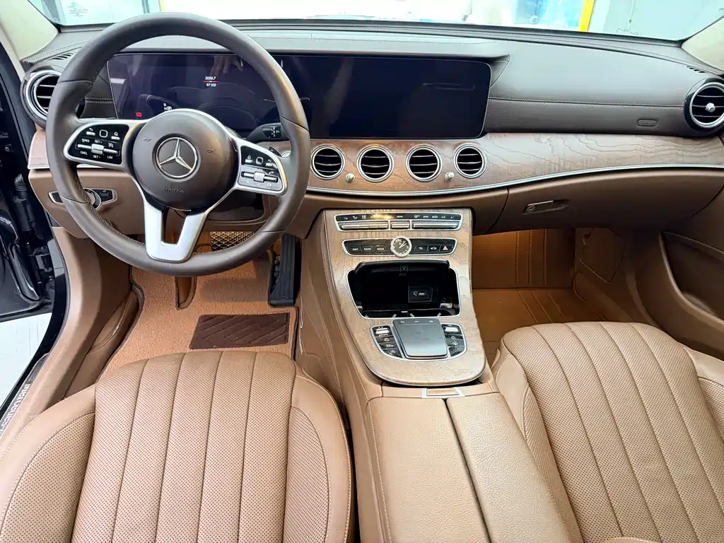 Mercedes-Benz E-Class — миниатюра 14