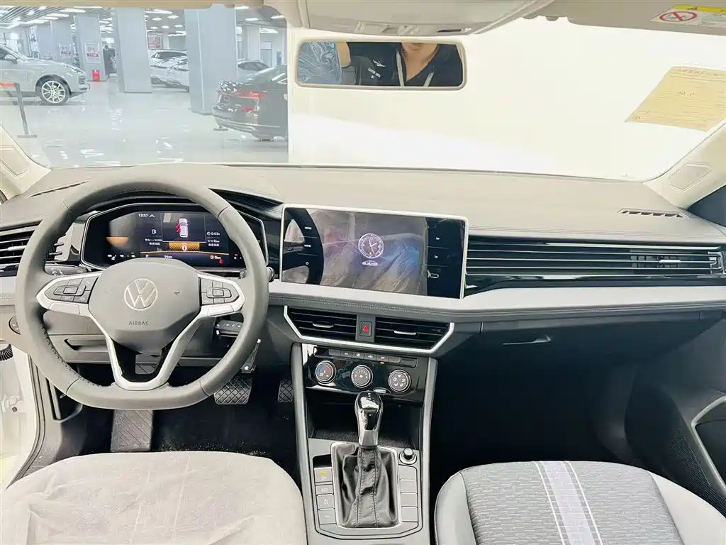 Volkswagen Sagitar 2026 3000 300TSI DSG