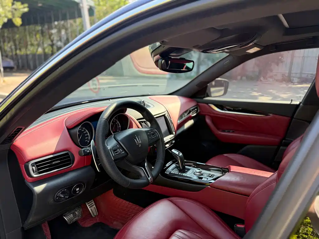 Maserati Levante — миниатюра 4