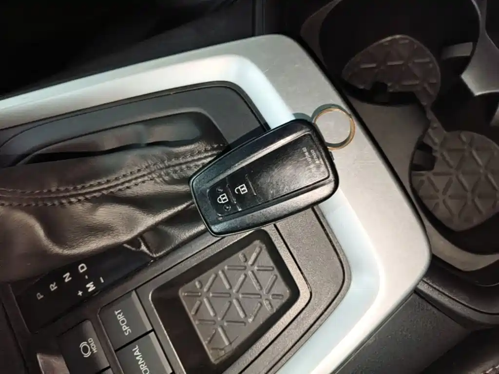 Toyota Wildlander 2022 2.0L CVT Luxury