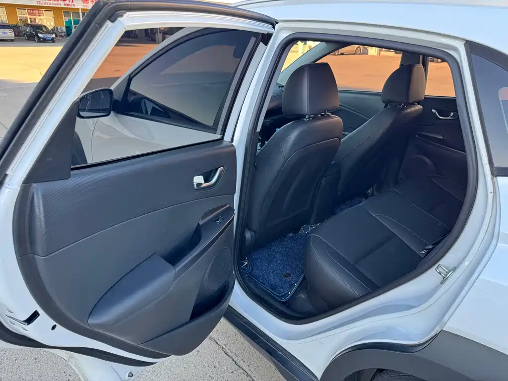 Hyundai Kona Electric — миниатюра 19