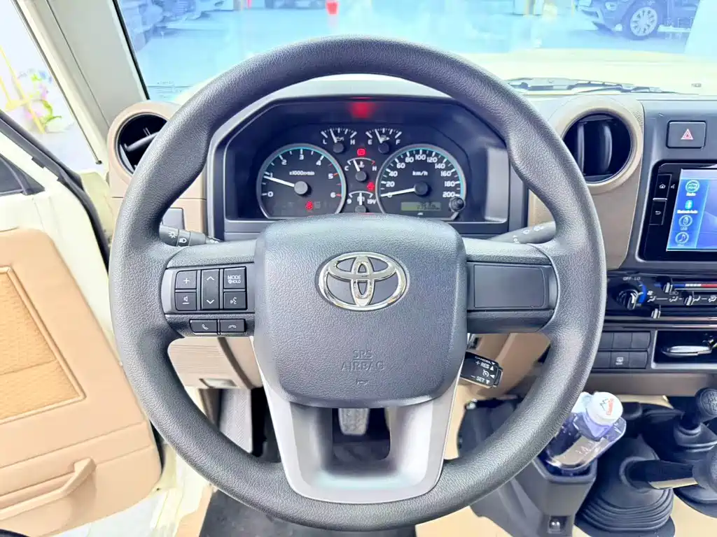 Toyota Land Cruiser LC76 2025 2.8T 40