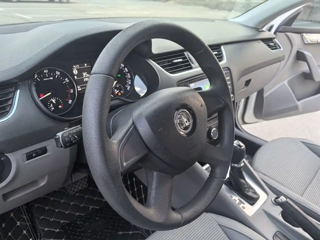 Skoda Octavia — миниатюра 14