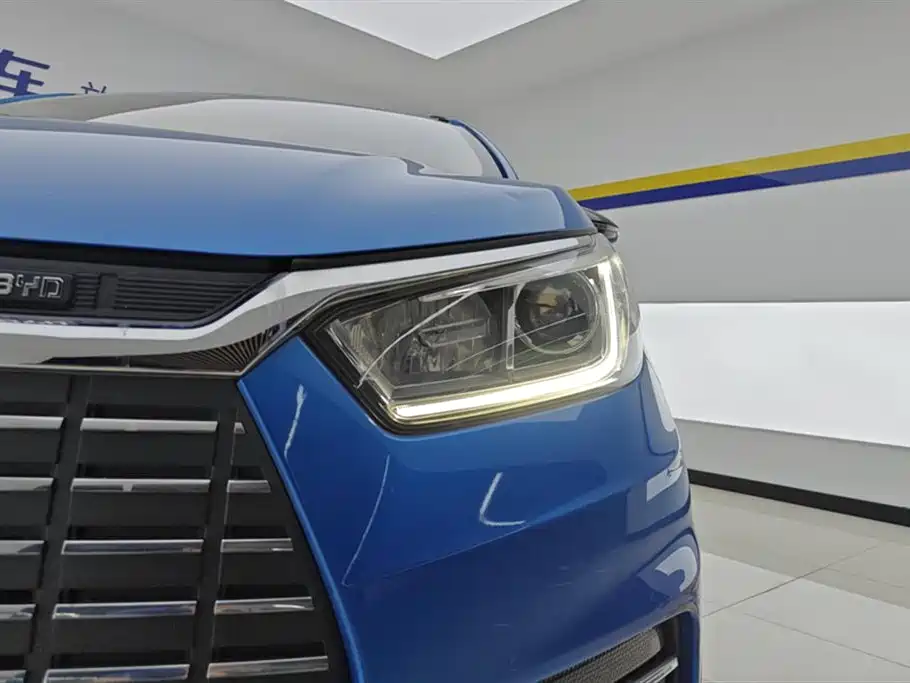 BYD Yuan 2019 EV360