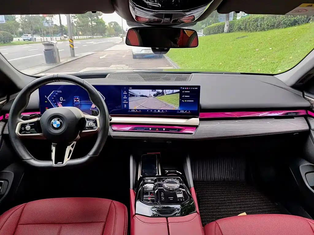 BMW 5 Series — миниатюра 10