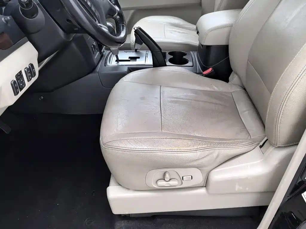 Mitsubishi Pajero (Import) — миниатюра 20