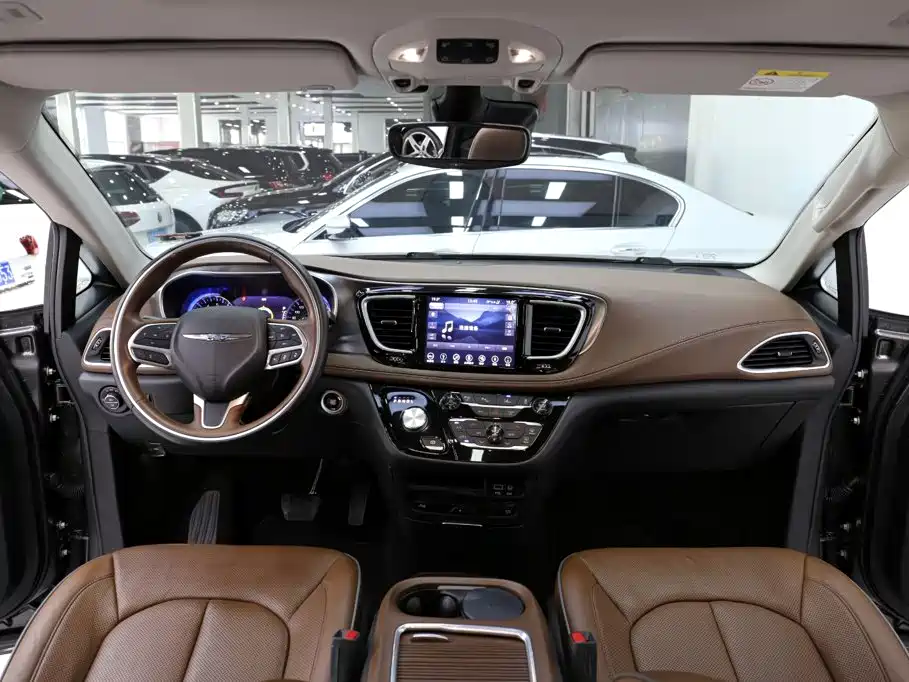 Chrysler Grand Voyager (Import) — миниатюра 10