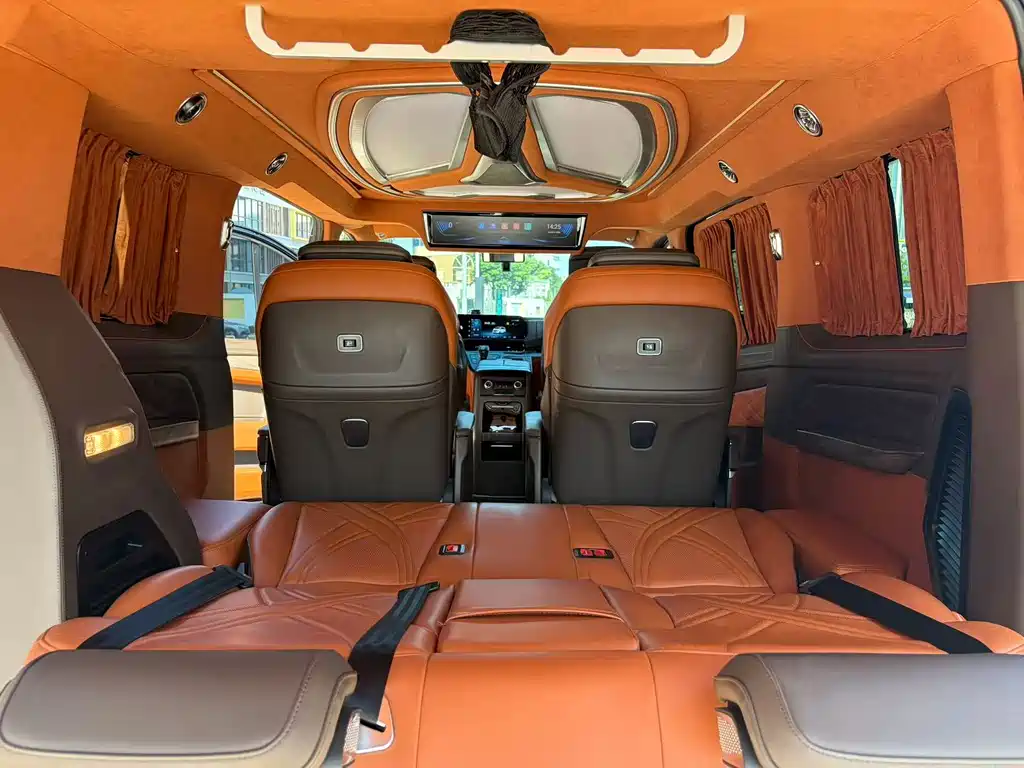 Ford Tourneo — миниатюра 7