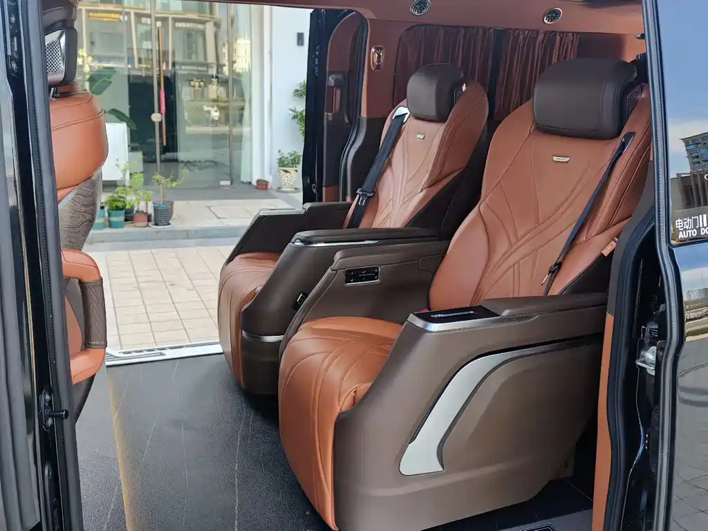 Ford Tourneo — миниатюра 10