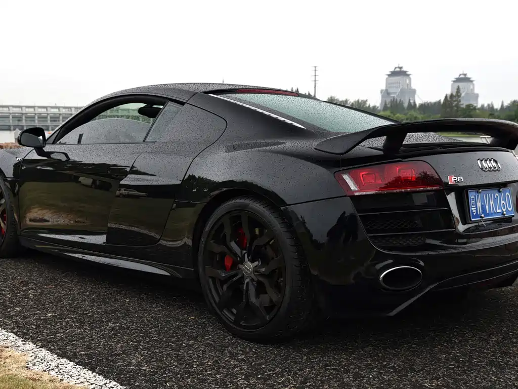 Audi R8 — миниатюра 4