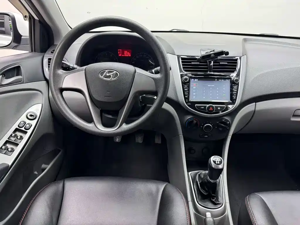 Hyundai Verna — миниатюра 10