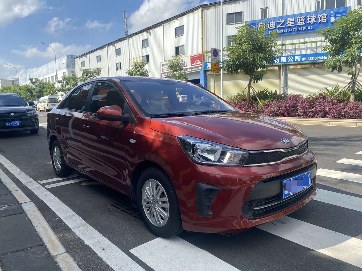 Kia Pegas 1.4 л 2021 г. красный/фиолетовый, пробег 20000 км