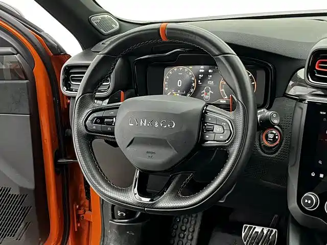 Lynk & Co 02 Hatchback — миниатюра 14