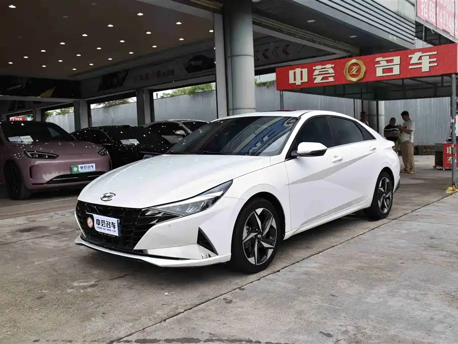 Hyundai Elantra 2021