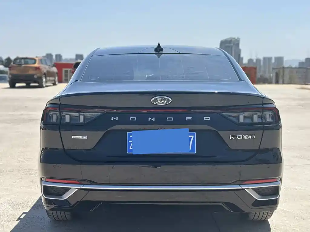 Ford Mondeo — миниатюра 8