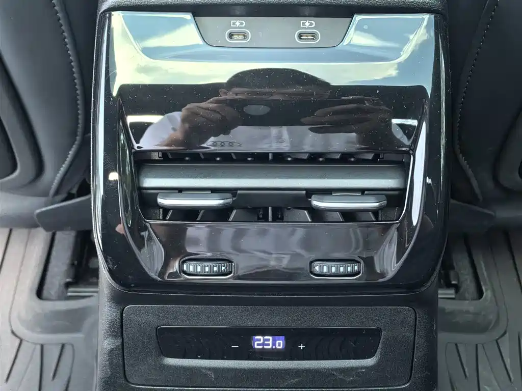 Audi A5L — миниатюра 9