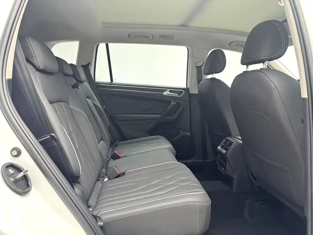 Volkswagen Tiguan L — миниатюра 9