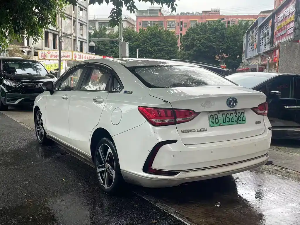 BAIC EU5 — миниатюра 6