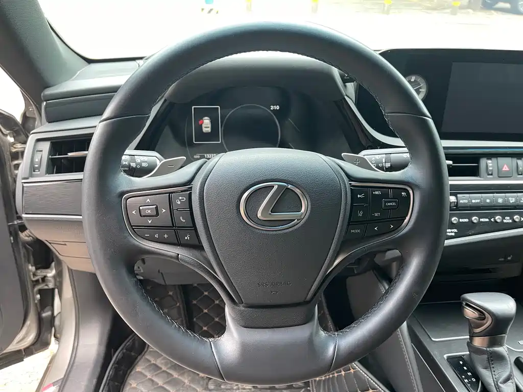 Lexus ES — миниатюра 16