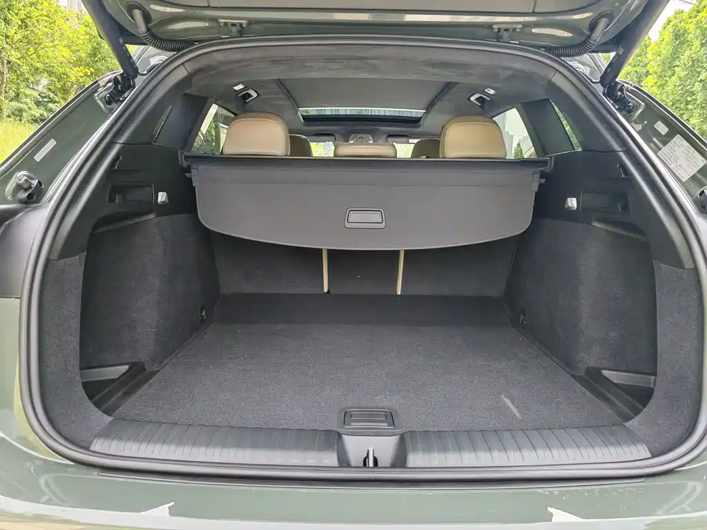 Audi Q6L e-tron