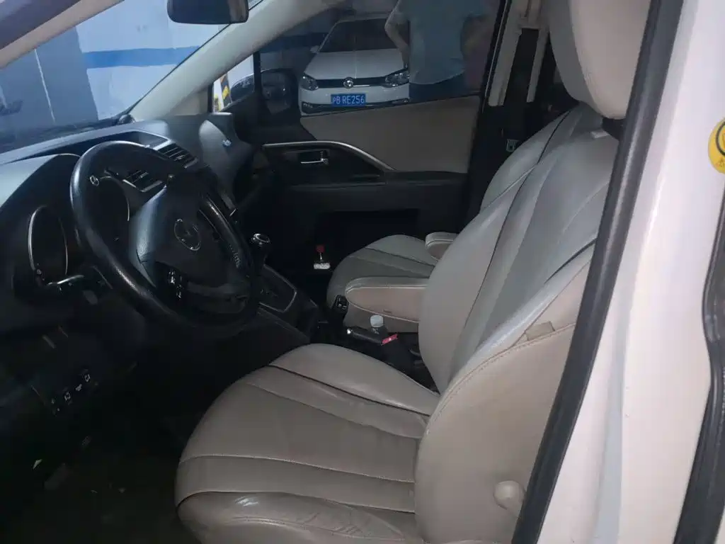 Mazda 5 — миниатюра 12