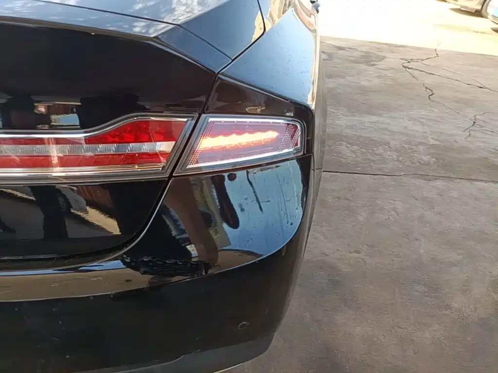 Lincoln MKZ — миниатюра 8