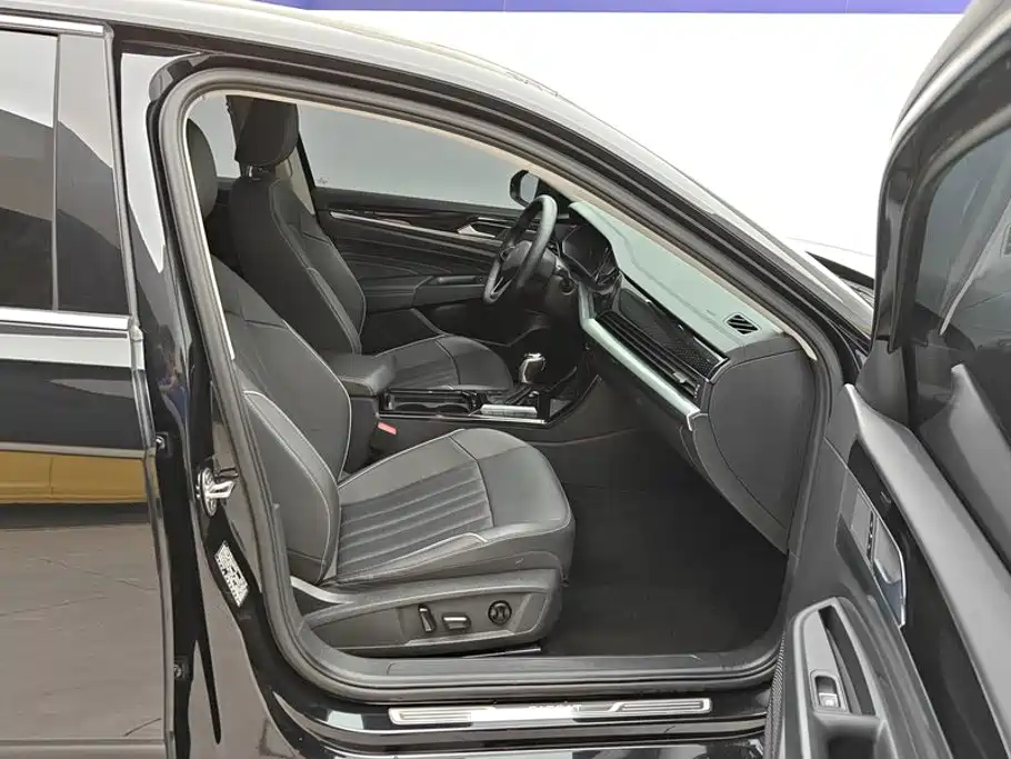 Volkswagen Passat 2023 330TSI Elite