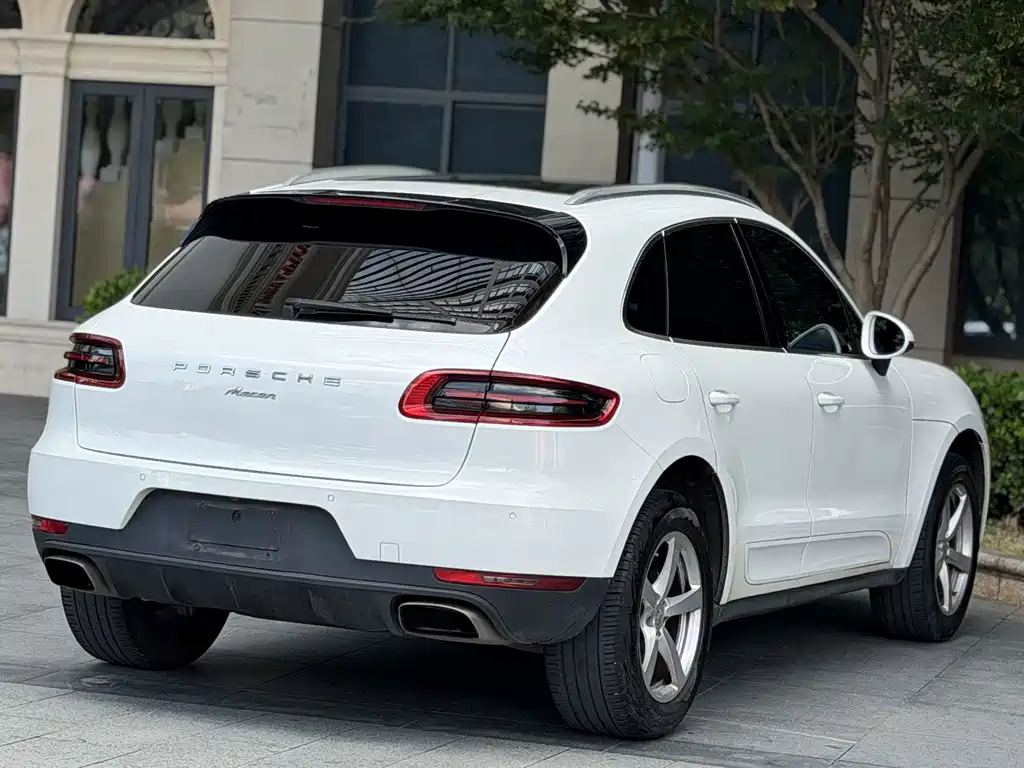 Porsche Macan — миниатюра 10