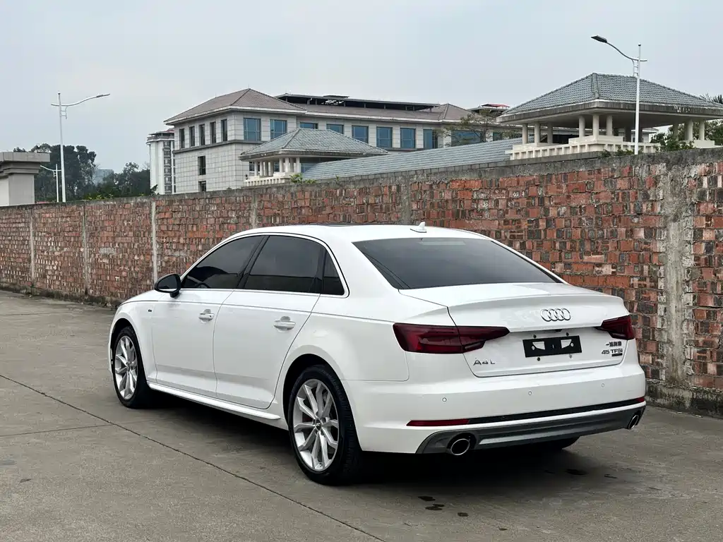AUDI A4L