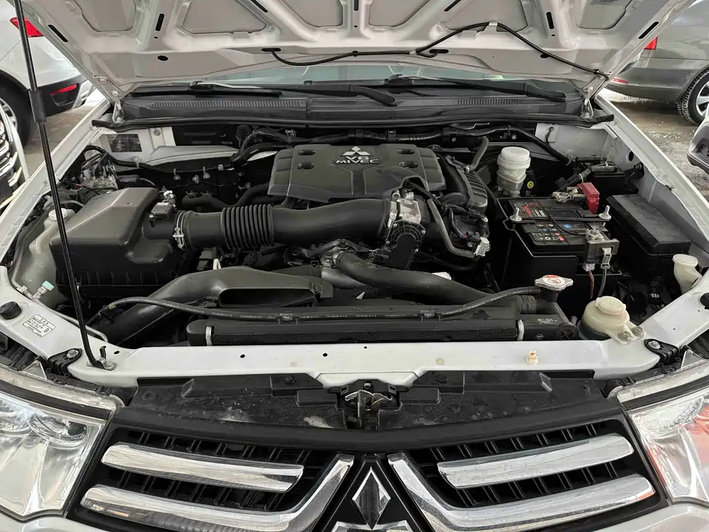 MITSUBISHI PAJERO JINCHANG