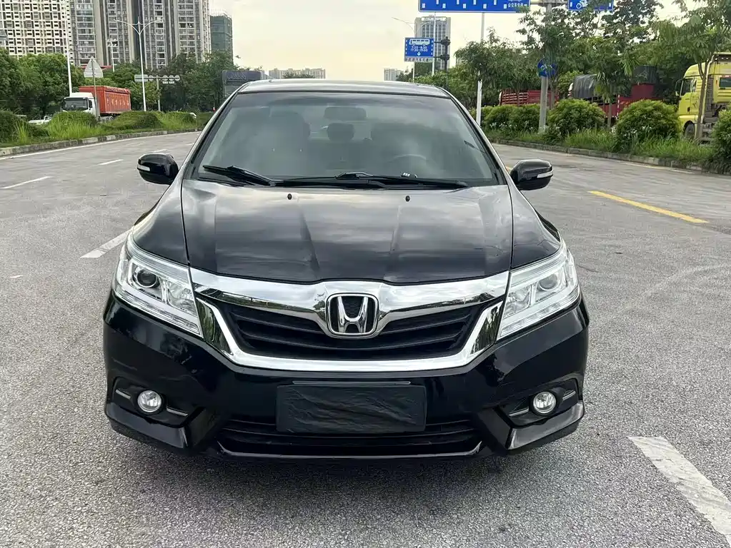 Honda Crider 2015 1.8L AT Luxury