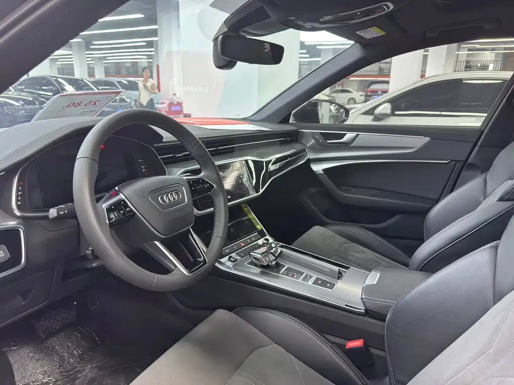Audi A6L 2022 40 TFSI Luxury