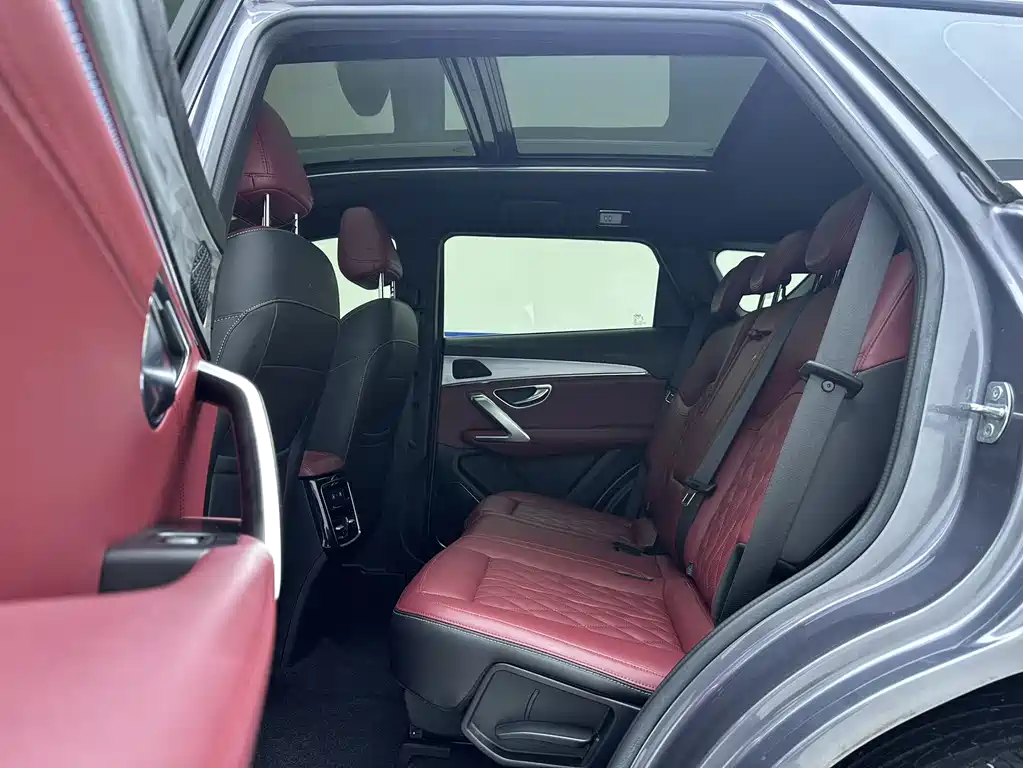 JETOUR X70 PLUS 2023 1.5T DCT Warrior PLUS 7 мест