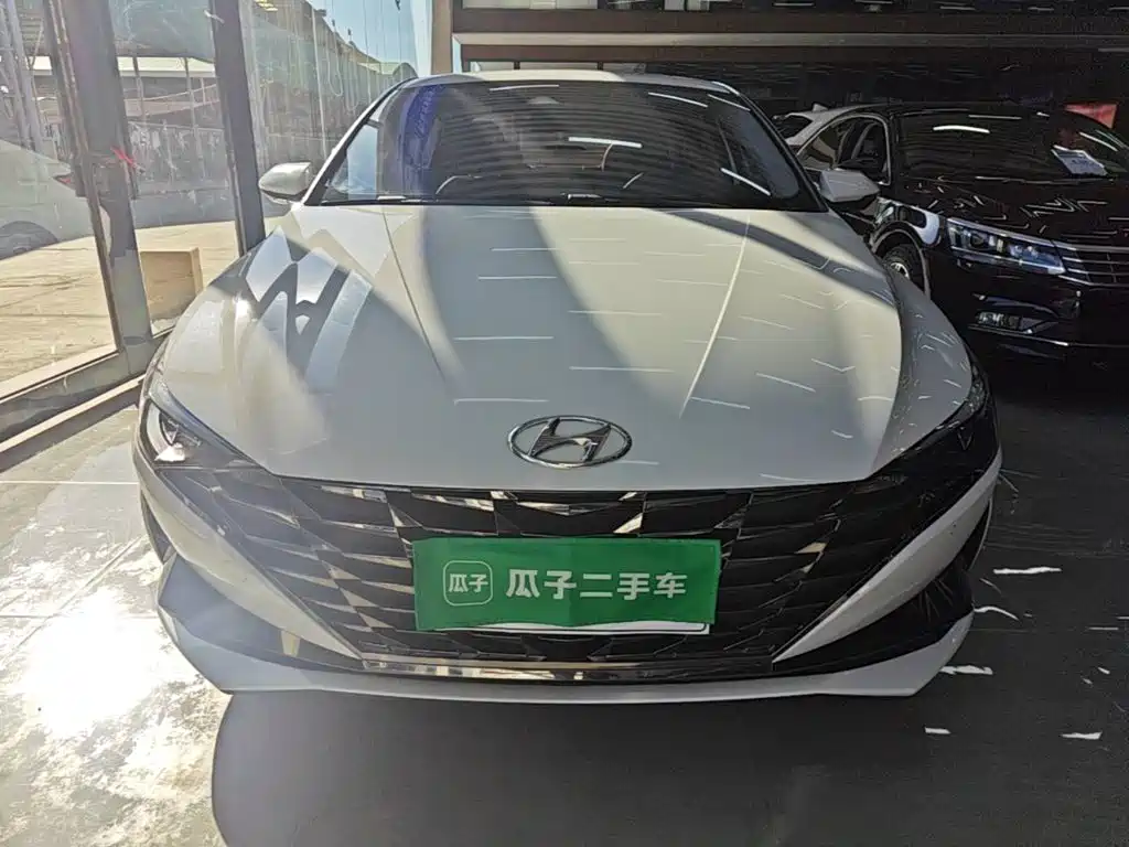 Hyundai Elantra — миниатюра 3