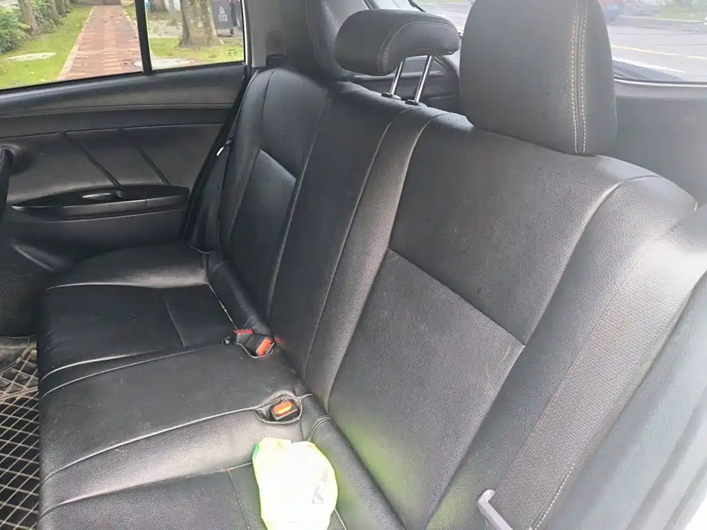 Toyota Yaris L — миниатюра 18