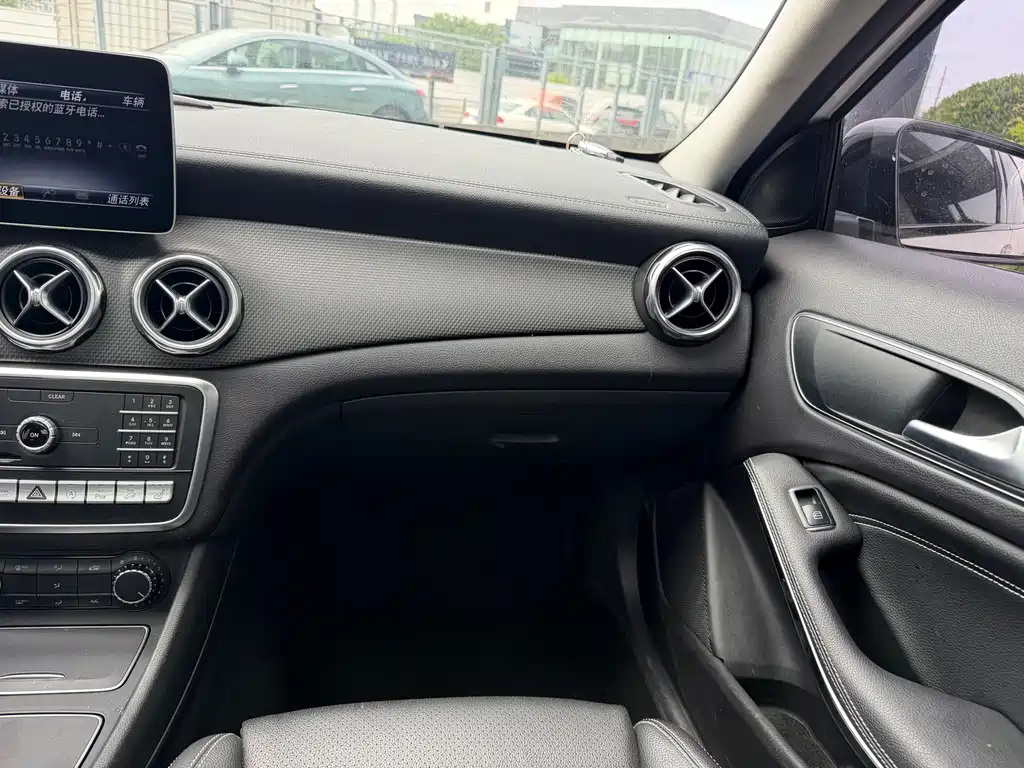 Mercedes-Benz GLA 2018 GLA 220 4MATIC Sport