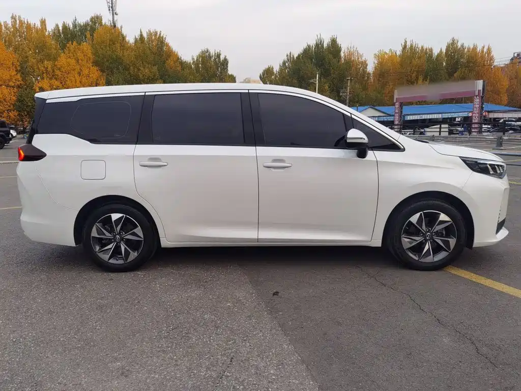 GAC Motor Trumpchi M6 — миниатюра 10