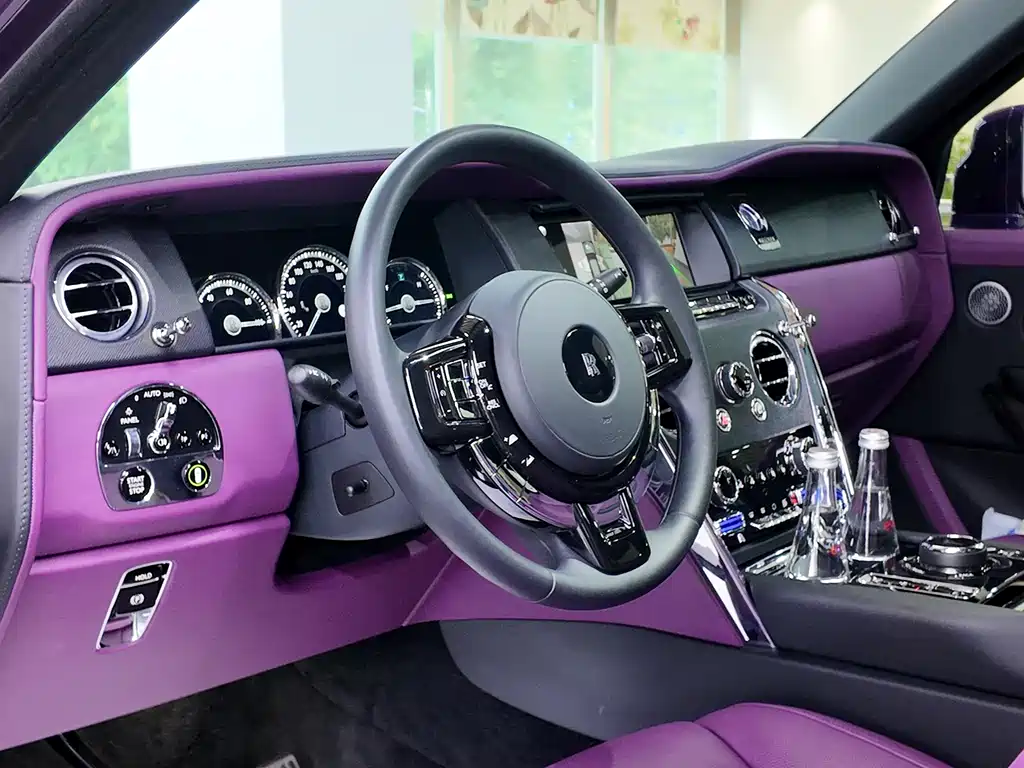 Rolls-Royce Cullinan 2024 мест