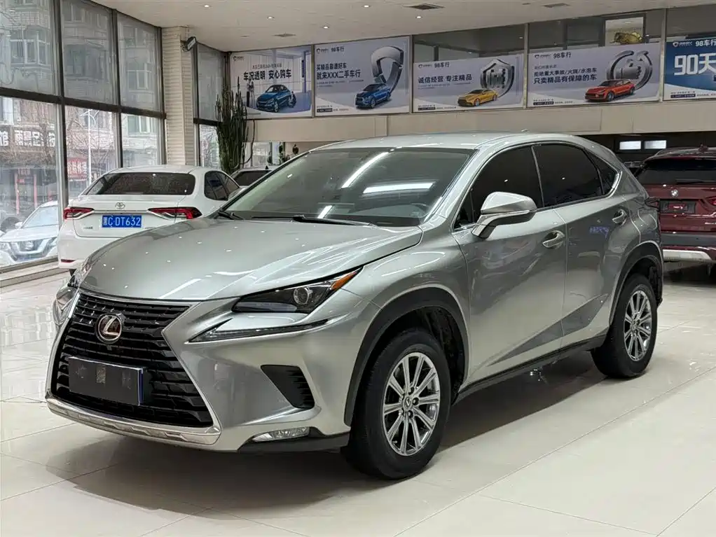 Lexus NX 2021