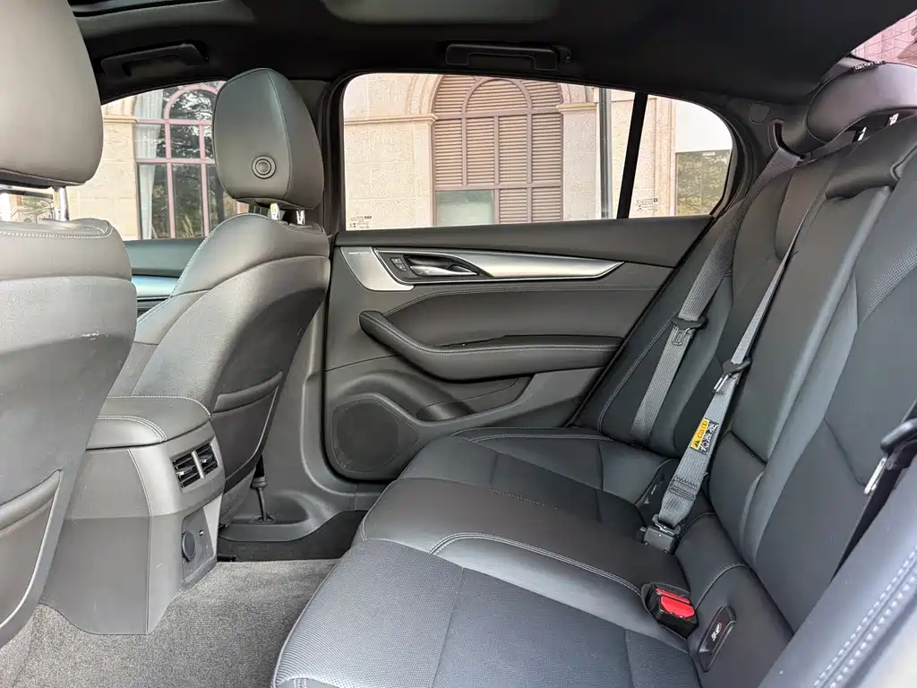 Cadillac CT5 — миниатюра 9