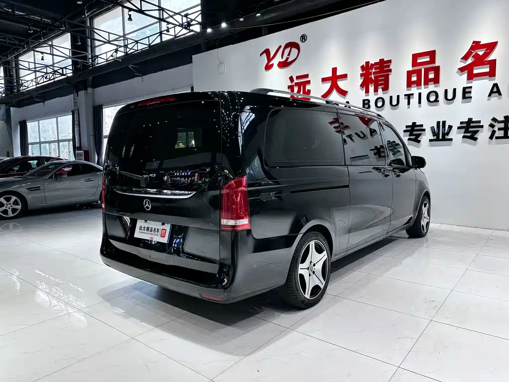 Mercedes-Benz V-Class (Import) — миниатюра 19