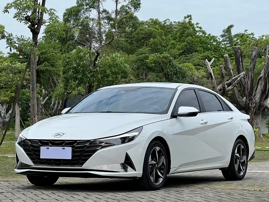 Hyundai Elantra 2023